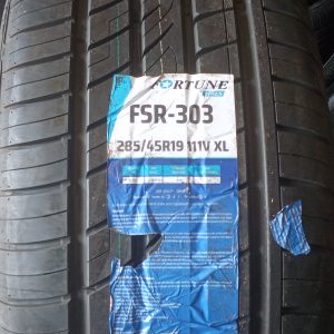 Fortune 285/45r19 FSR  303