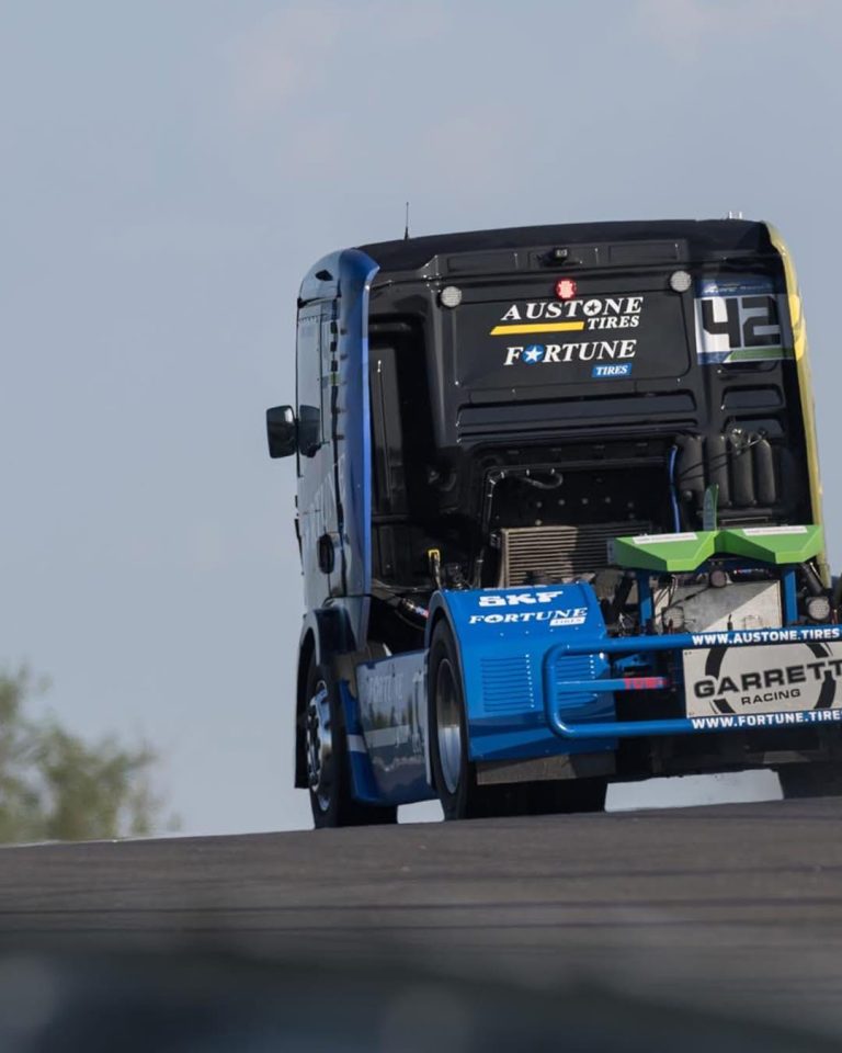 WhatsApp Image 2025-10-03 at 14.49.06 (1)